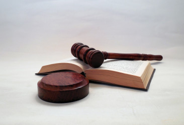 hammer-1281735-1920.jpg